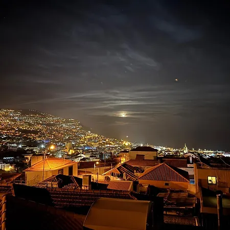 Casa Dos Arrifes - With Ocean View And Private Garden * Funchal (Madeira)