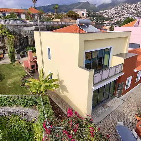 Casa Dos Arrifes - With Ocean View And Private Garden 펜션 *