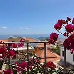 Casa Dos Arrifes - With Ocean View&private Garden Сasa de vacaciones